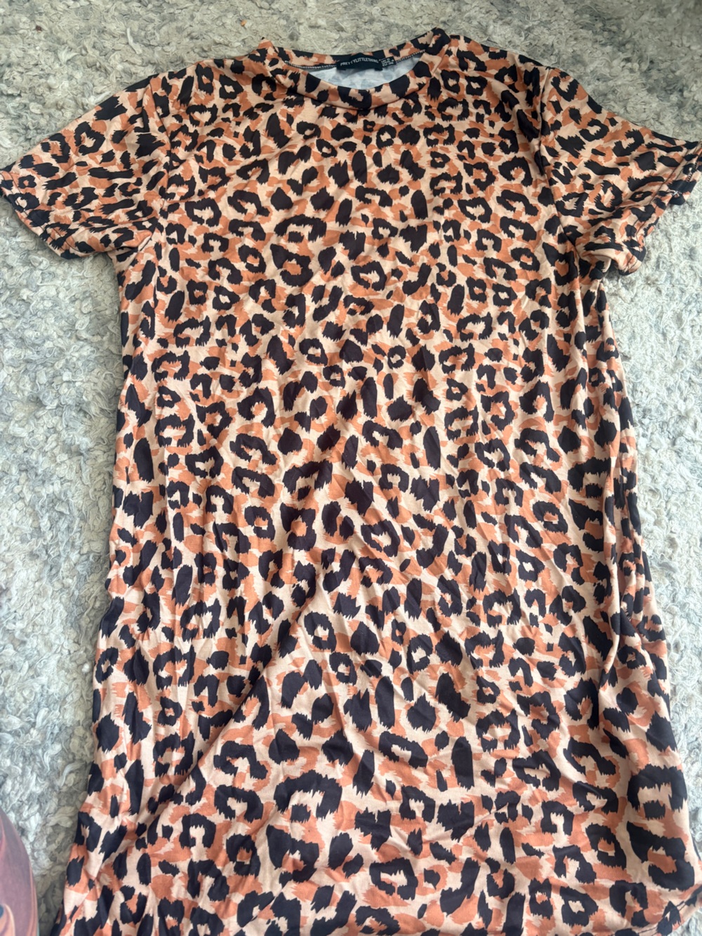 PrettyLittleThing Short Sleeve Leopard Print Tee Dress in Tan and Black